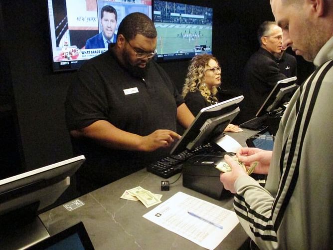 US leagues cashing in on sports betting they once fought