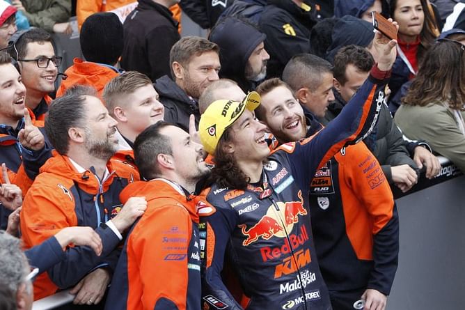15-year-old Turkish rider Oncu wins in his 1st Moto3 race