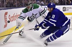 Anton Khudobin makes 31 saves, Stars beat Maple Leafs 2-1