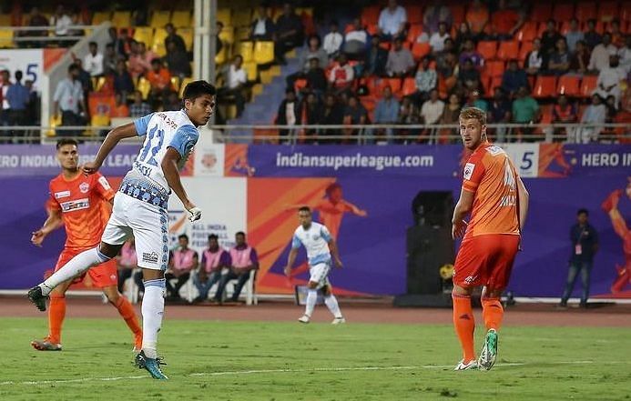 Sumeet Passi scores for Jamshedpur FC against FC Pune City (Image: ISL)