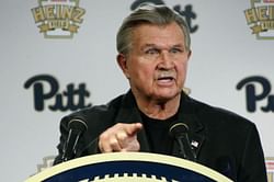 Bears great Mike Ditka recovering from mild heart attack
