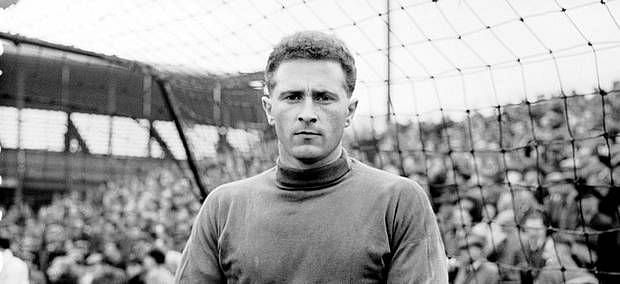 Harry Gregg: Survived Munich to lead United to success in the 1960s