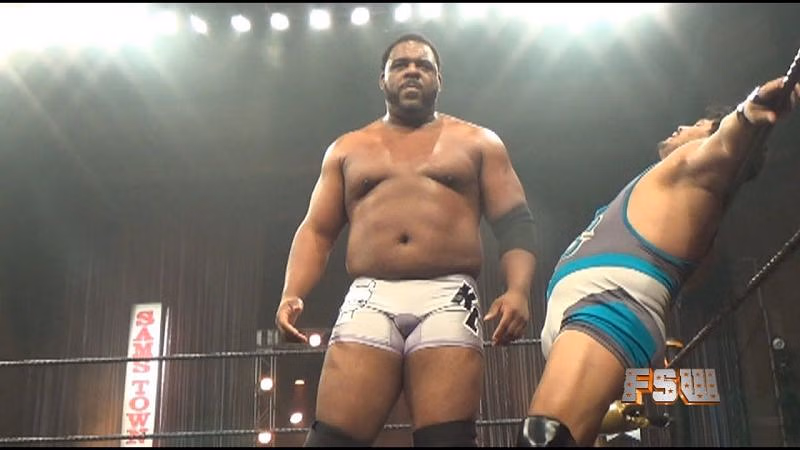 Keith Lee prepares to unleash his signature chops.\
