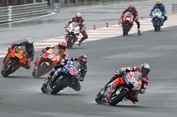 Dovizioso wins rain-affected Valencia MotoGP