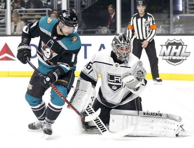 Kings rout rival Ducks 4-1 in coach Willie Desjardins' debut