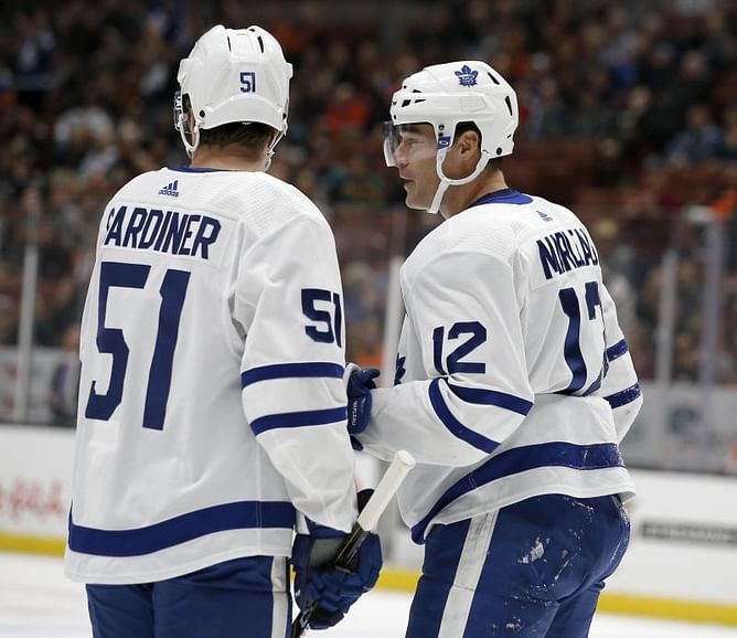 Reilly's OT goal lifts Maple Leafs over Ducks 2-1