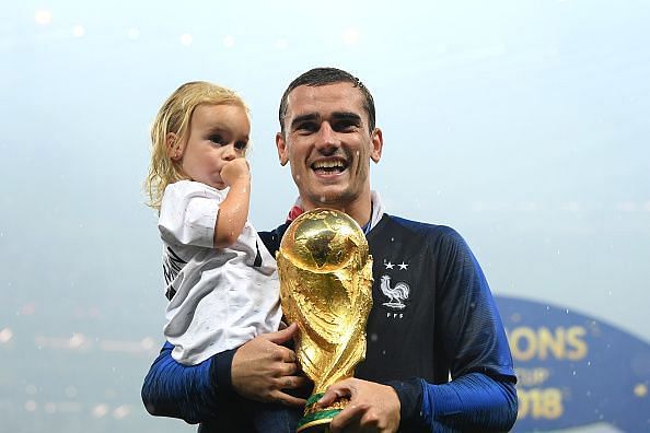 Antoine Griezmann with his daughter