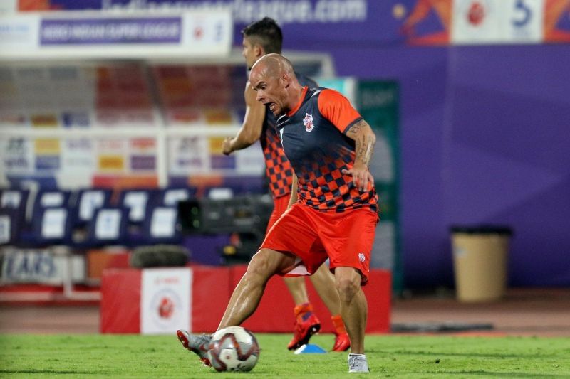 Iain Hume makes a return to ISL