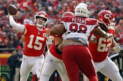 Mahomes throws 2 TD passes as Chiefs beat Cardinals 26-14