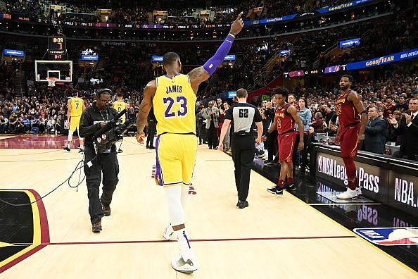 LeBron salutes Cleveland fans