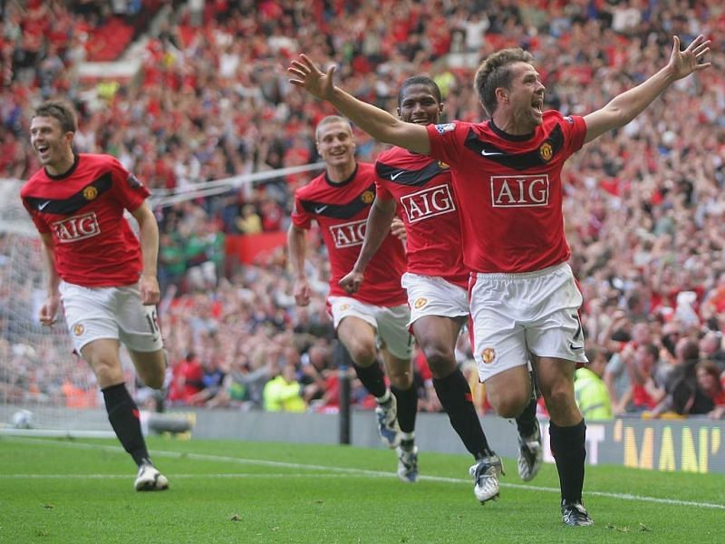 Michael Owen celebrating after netting a dramatic last-minute winner for Manchester United