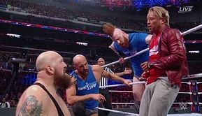WWE News: Hall of Famer discusses issues with Raw's tag team division