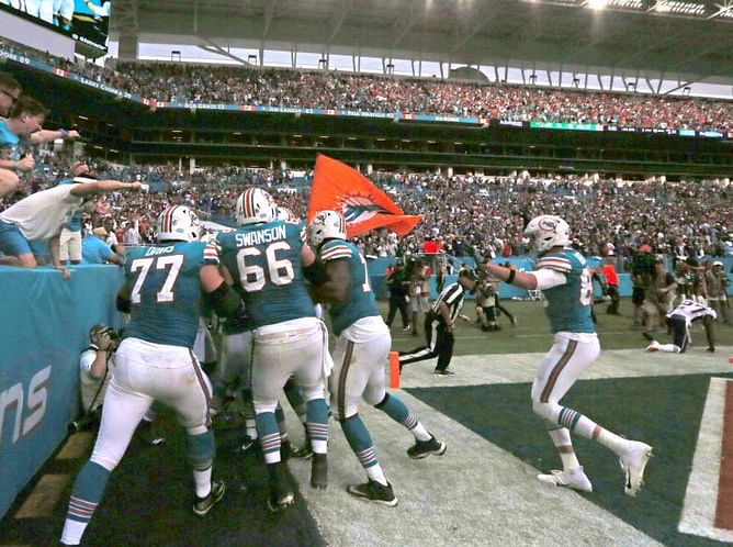 Drake Escape: Miami's score on final play beats Pats 34-33