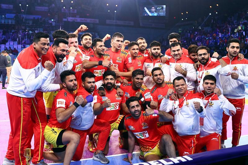 Gujarat Fortune Giants celebrate after thrashing Patna Pirates in New Delhi