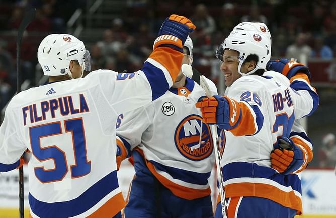Lehner stops 35 shots, Islanders beat Coyotes 3-1
