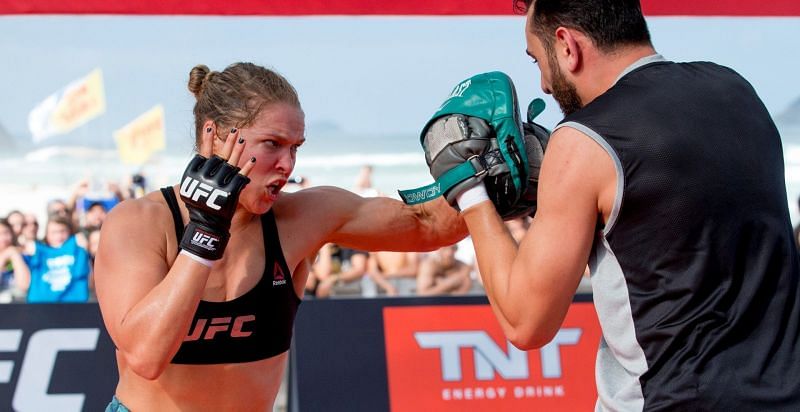 Ronda Rousey has a decent left hook