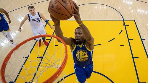 This was Golden Stateâs 12th straight victory against the Mavericks at Oracle Arena.