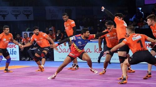 It would be an exciting contest between U Mumba's defense and the Yoddhas' raiders.