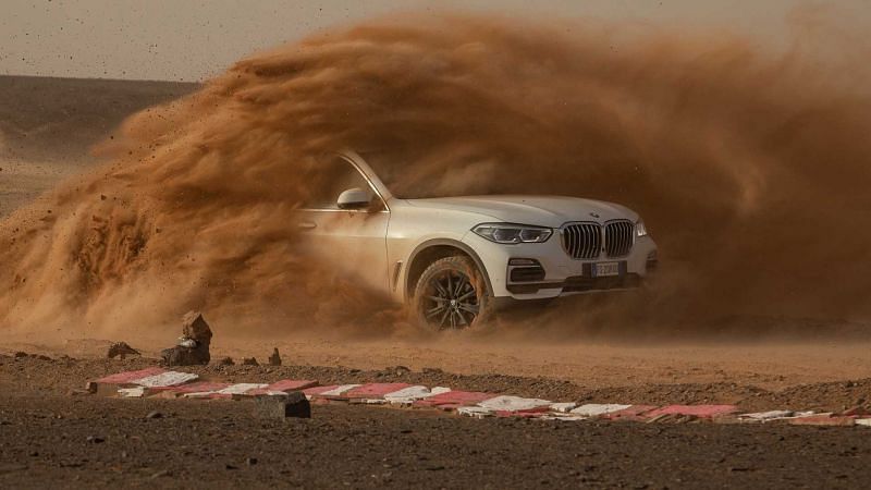 The BMW X5 on the Monza, Sahara. Credit: BMW Press Release