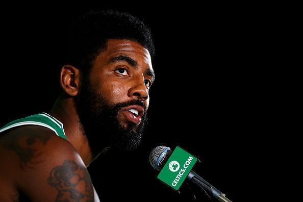 Kyrie Irving gives all the cash in his pocket to a homeless man