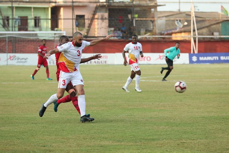 Borja clearing a ball