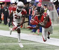 Julio Jones, Deion Jones pace Falcons' easy win over Cards