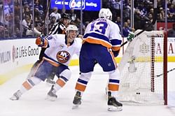 Barzal gets hat trick, Isles beat Leafs in Tavares reunion