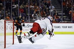 Atkinson, Panarin lead Blue Jackets past Flyers, 4-3
