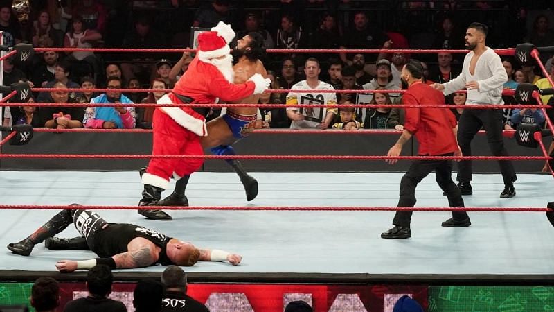 Santa Claus is in the ring!
