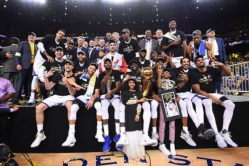 The Warriors in the trophy ceremony