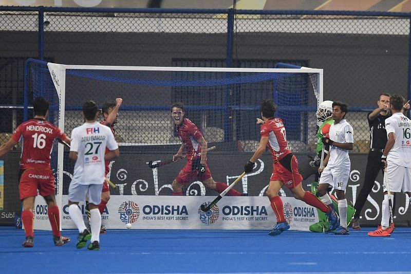 Pakistan defenders were also dispossessed too many times within their own half (Image Courtesy: FIH)