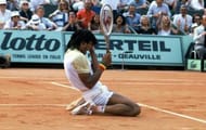 Yannick Noah in all white outfit 