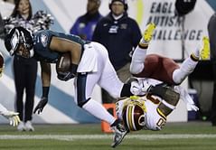 Wentz tosses for 2 TDs, leads Eagles over Redskins 28-13