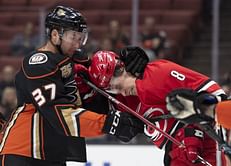 Hurricanes snap Ducks' 5-game win streak with 4-1 victory