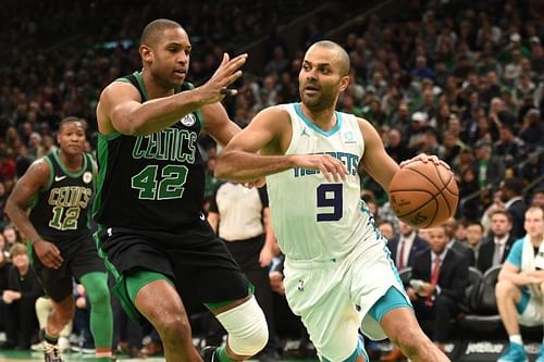 Al Horford(42) in action against the Hornets