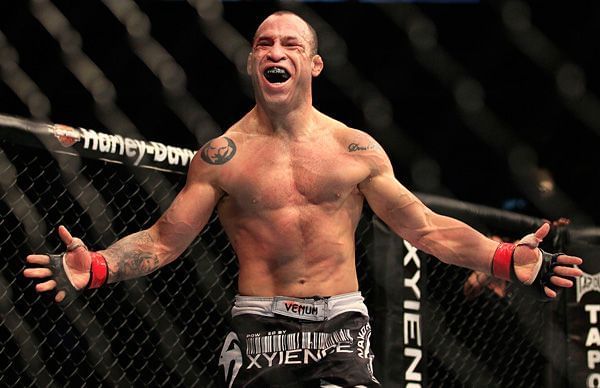 Wanderlei Silva celebrates his win over Cung Lee