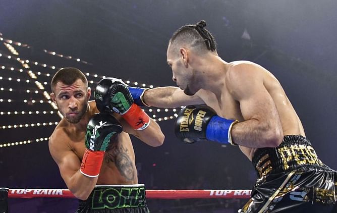 Lomachenko wins unanimous decision for 2nd lightweight belt