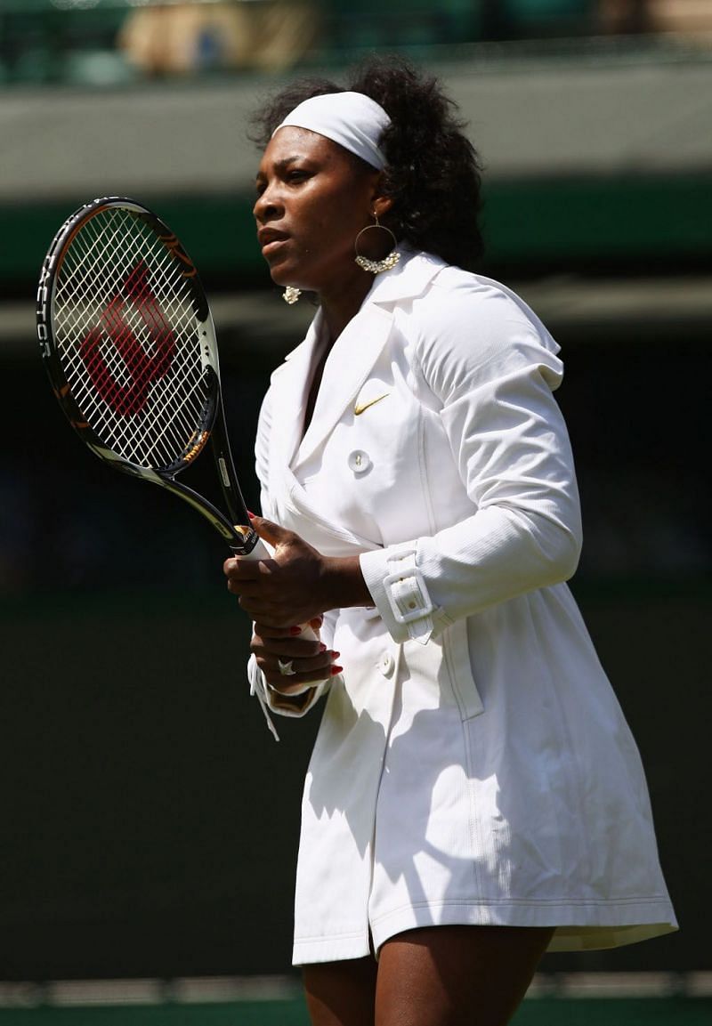 Serena William&#039;s In Trenchcoat