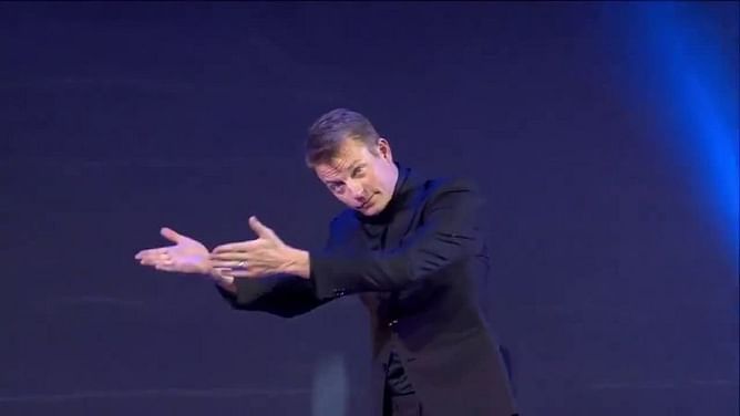 Probably Kimi Raikkonen had the best time of all at the F1 2018 gala awards