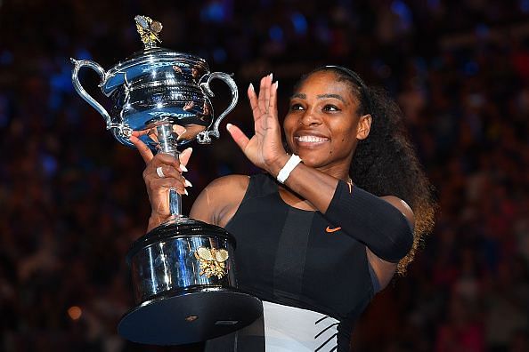 Serena Williams with the Daphne Akhurst Memorial Trophy at the 2017 Australian Open