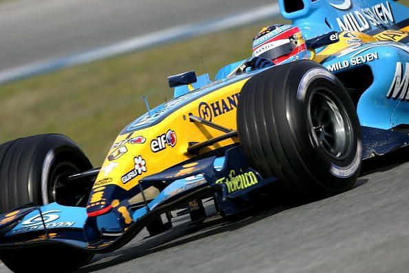 F1 Testing in Jerez Day 3, Alonso goes behind the 2006 Renault