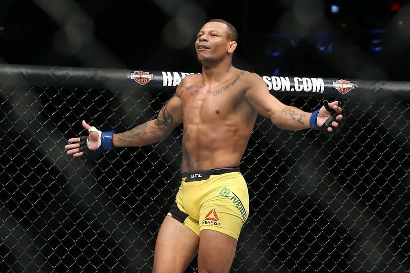 Alex Oliveira is one of the most aggressive fighters in the UFC