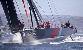 Comanche takes lead in Sydney to Hobart