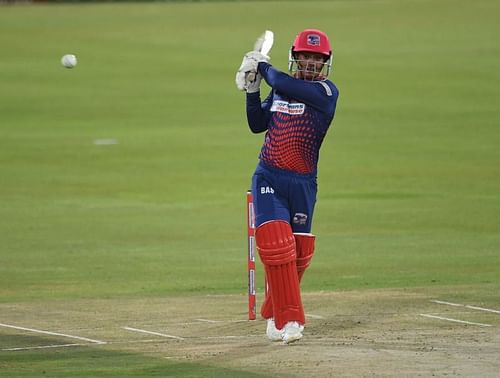 A critically sparkling century by Quinton de Kock lifted the Cape Town Blitz