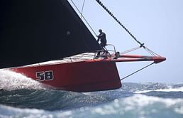 Comanche regains lead in Sydney to Hobart