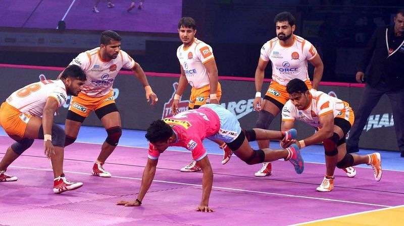The Puneri Paltan defence did well to curtail the Titans&#039; raiders