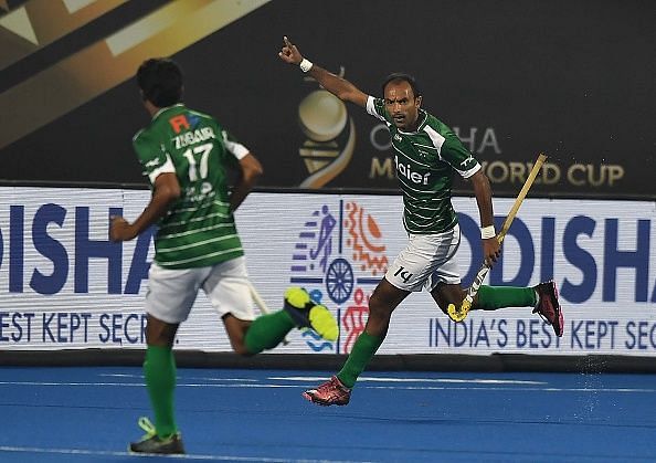 Pakistani players in action during their match against the Netherlands at the 2018 Men&#039;s Hockey World Cup