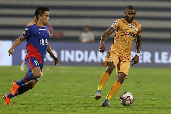 10-men Mumbai City FC held table-toppers Bengaluru FC as the game ended in a 1-1 draw (Image Courtesy: ISL)