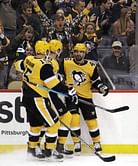 DeSmith shines with 48 saves as Penguins slip by Bruins 5-3