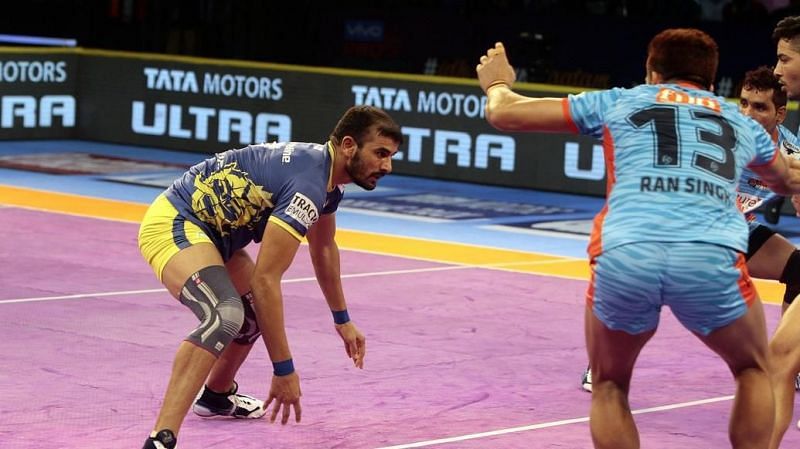 Ajay Thakur would look to regain his form against a strong Bengal Warriors defence.